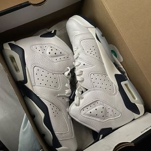 AIR Jordan 6 Retro (GS) Box Still Available Fairly Worn. 💖